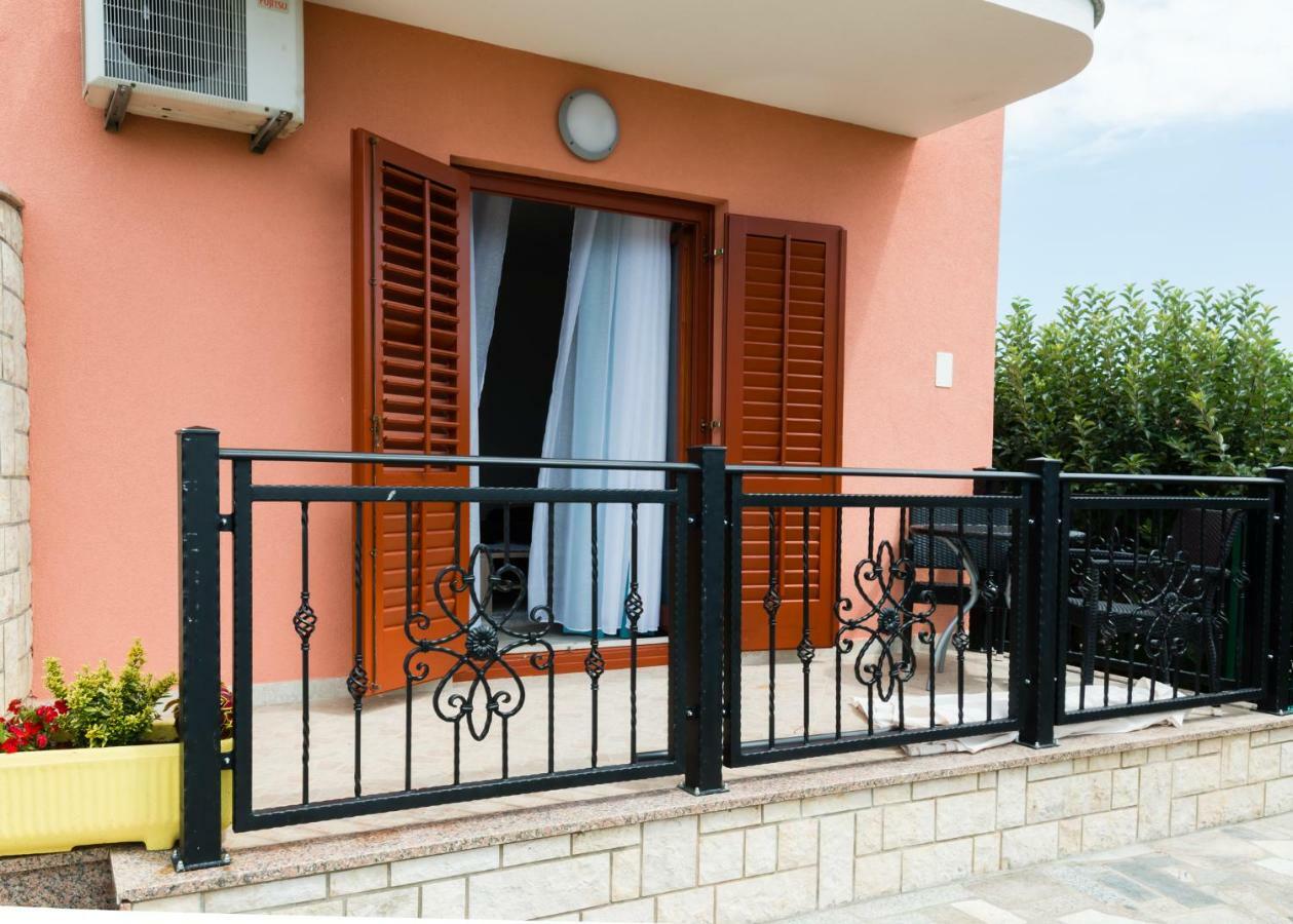 Apartments Alma 克尔维尼维赫 外观 照片