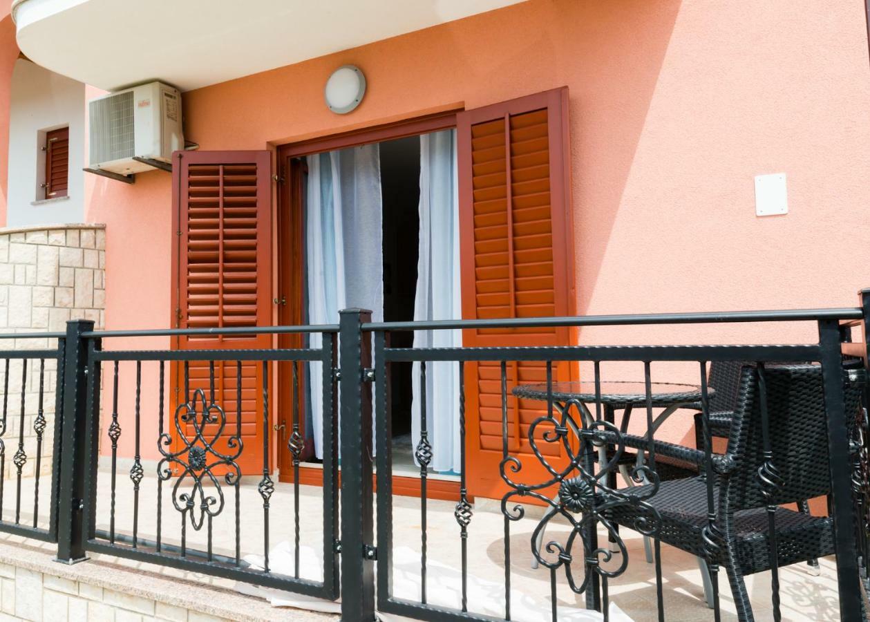 Apartments Alma 克尔维尼维赫 外观 照片