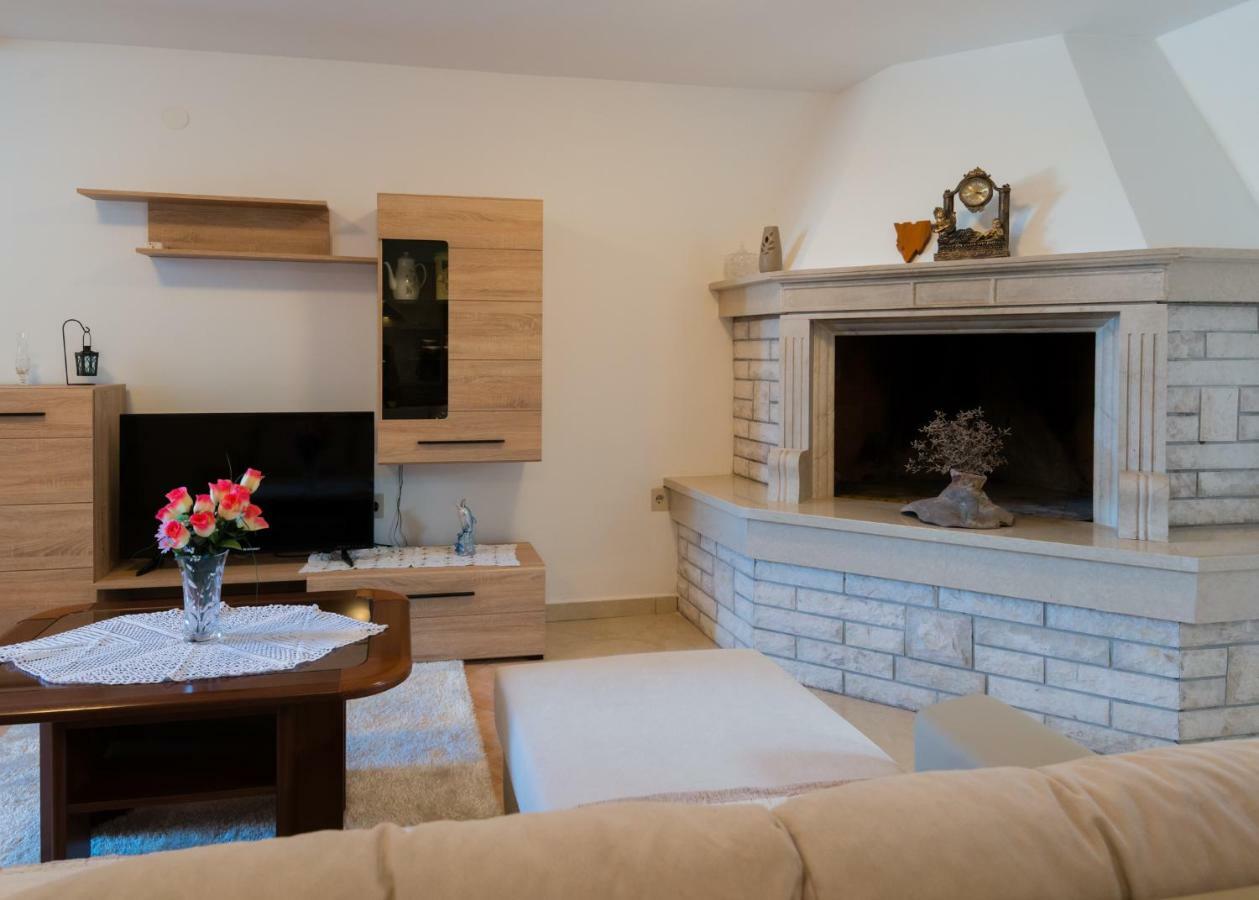 Apartments Alma 克尔维尼维赫 外观 照片