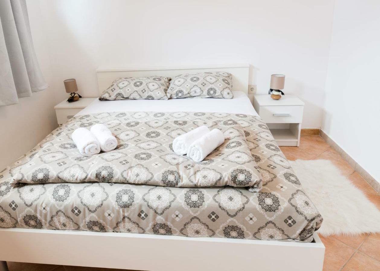 Apartments Alma 克尔维尼维赫 外观 照片