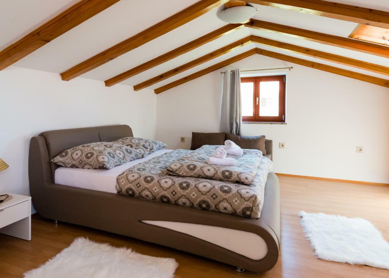 Apartments Alma 克尔维尼维赫 外观 照片
