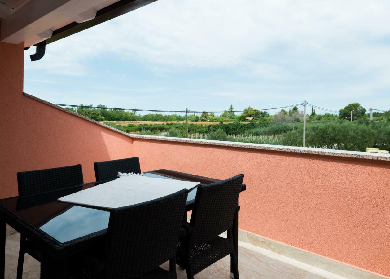 Apartments Alma 克尔维尼维赫 外观 照片
