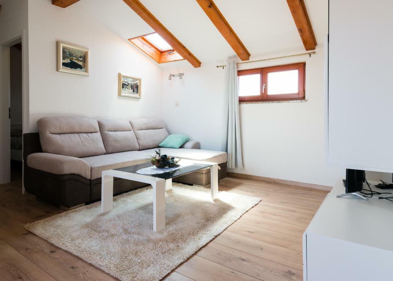 Apartments Alma 克尔维尼维赫 外观 照片