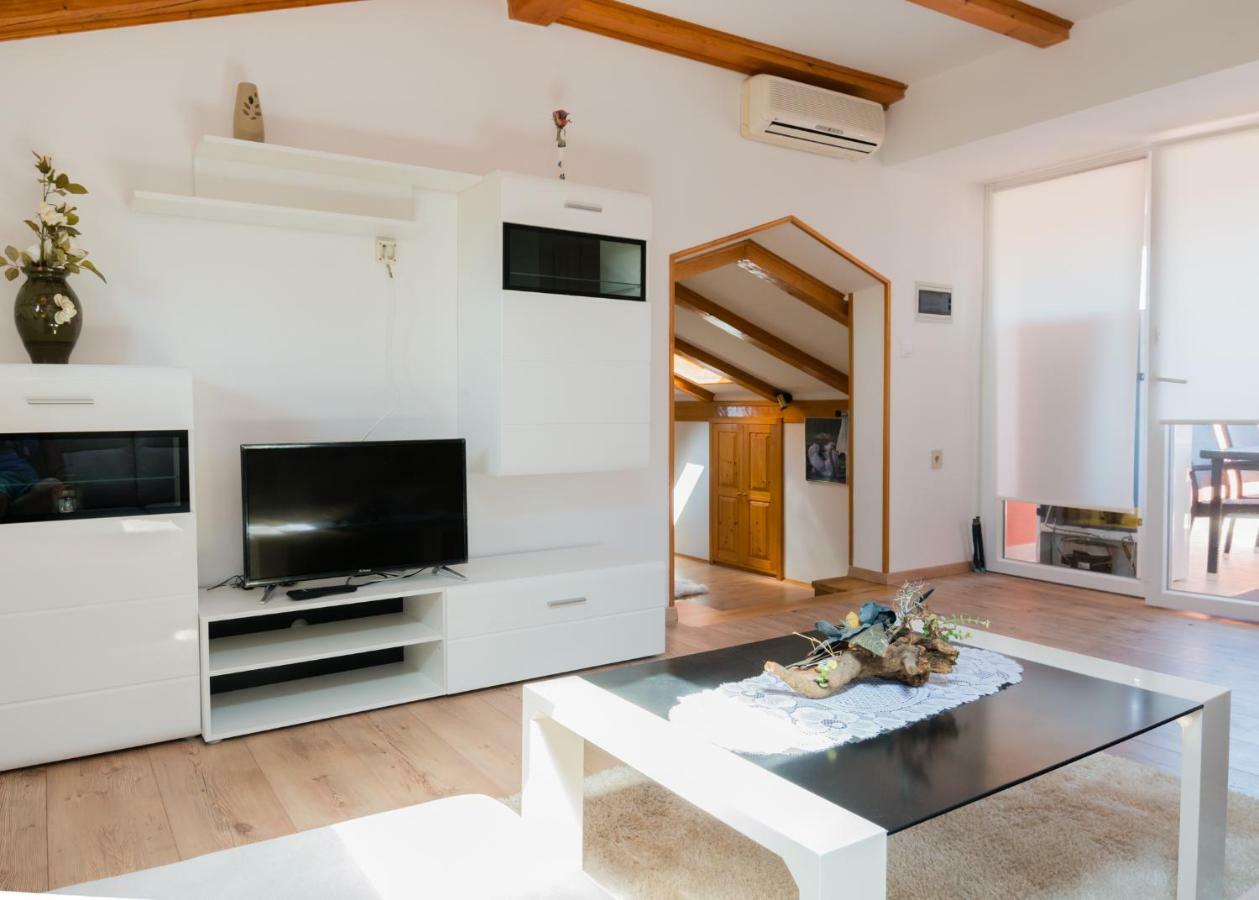 Apartments Alma 克尔维尼维赫 外观 照片